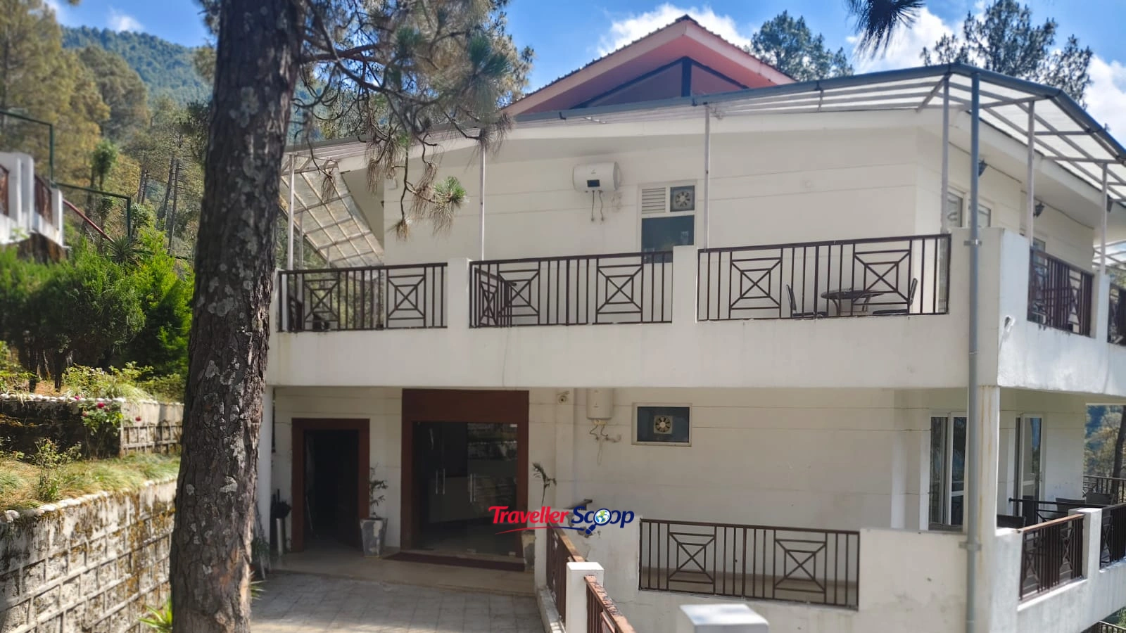 Himalayan Splendour Resort Entrance