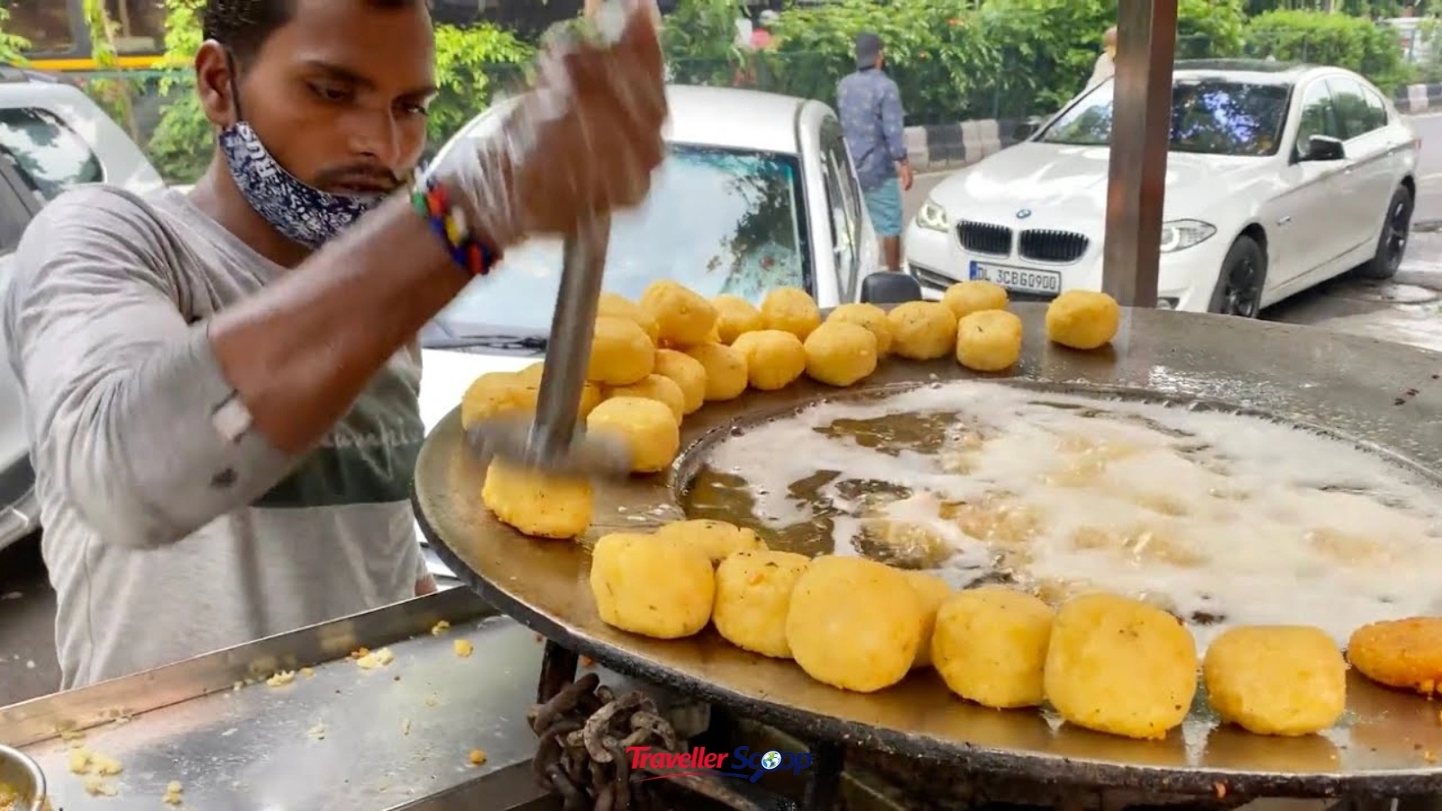 Spicy aloo tikki chaat from famous Delhi Street Foods vendor in Delhi market Spicy aloo tikki chaat from famous Delhi Street Foods vendor in Delhi market