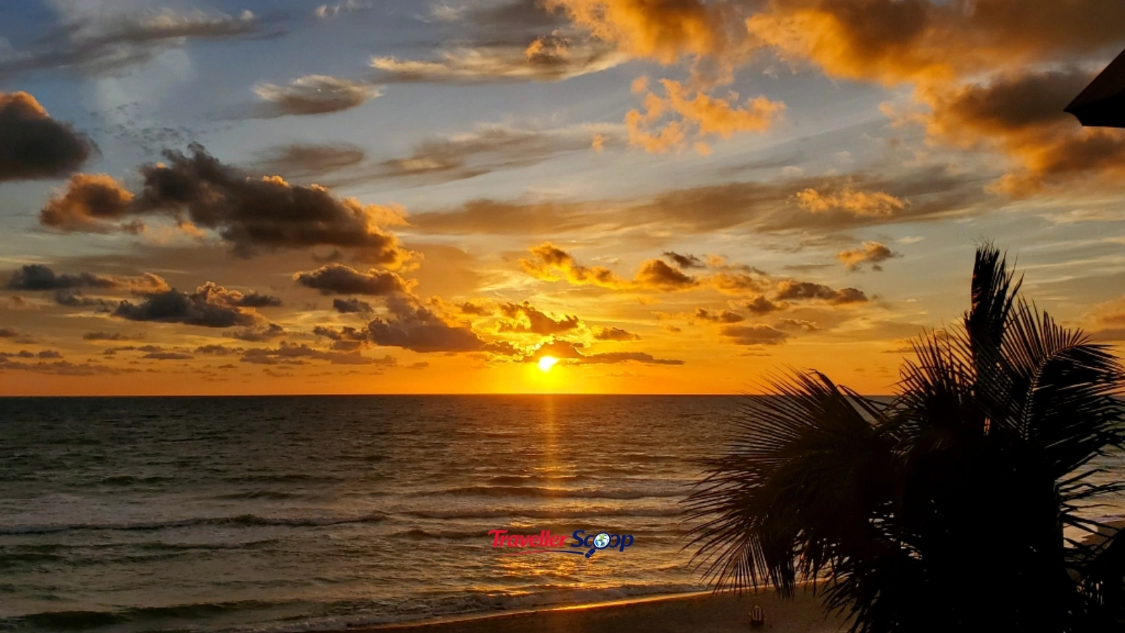 Siesta Key Beach sunset view with calm turquoise waters and golden evening sky Siesta Key Beach sunset view with calm turquoise waters and golden evening sky