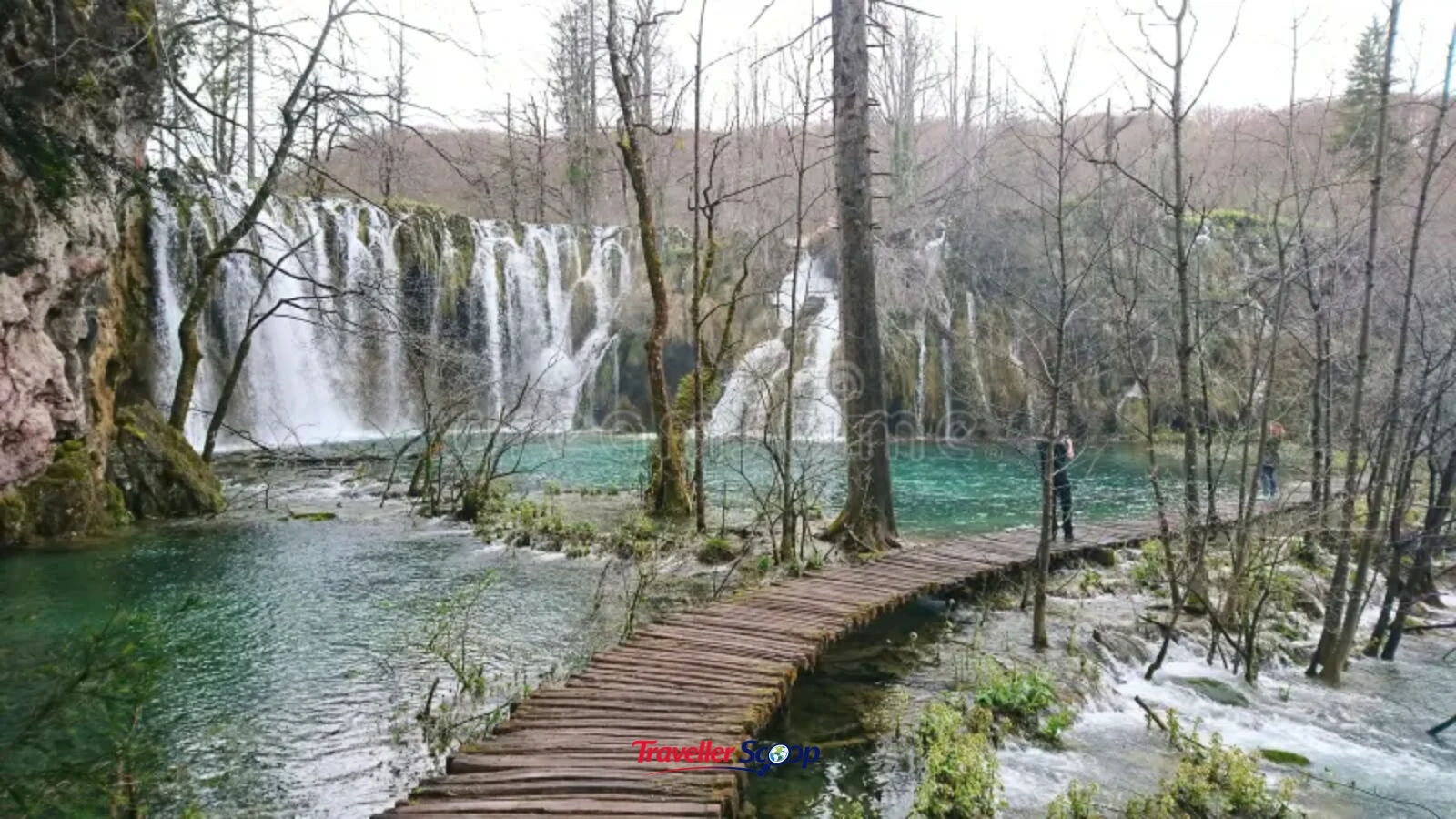 Turquoise cascading waterfalls at Plitvice Lakes, Croatia Turquoise cascading waterfalls at Plitvice Lakes, Croatia
