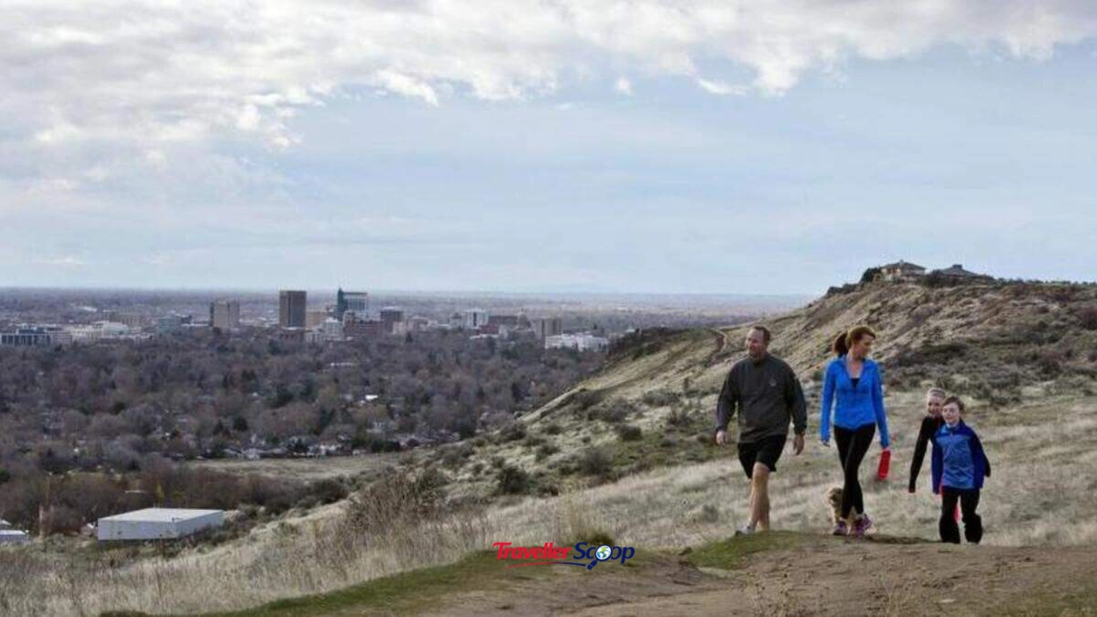 Boise Idaho hiking trail with skyline view for nature lovers Boise Idaho hiking trail with skyline view for nature lovers