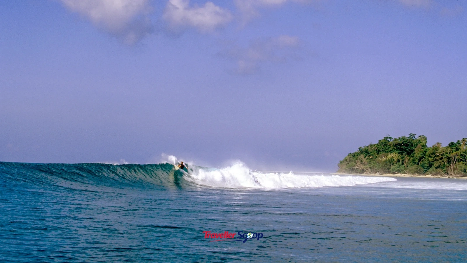 beginner surf lesson in Mulki
