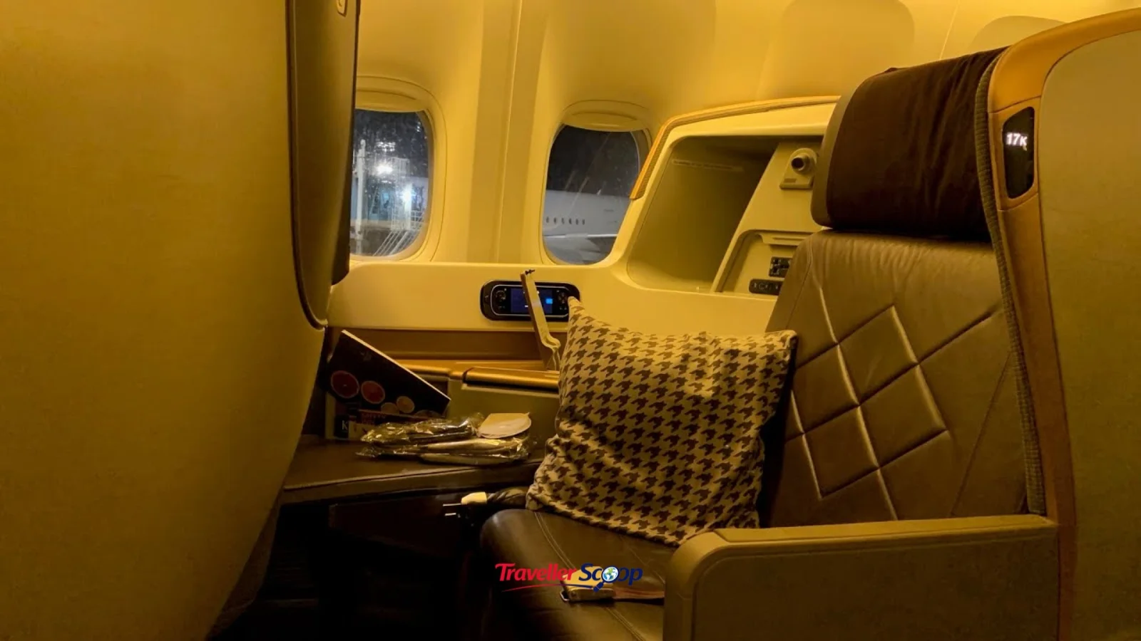 Business class flight from Mumbai to Singapore